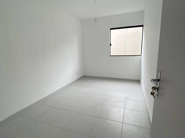 #352 - Apartamento para Venda em Feira de Santana - BA - 3